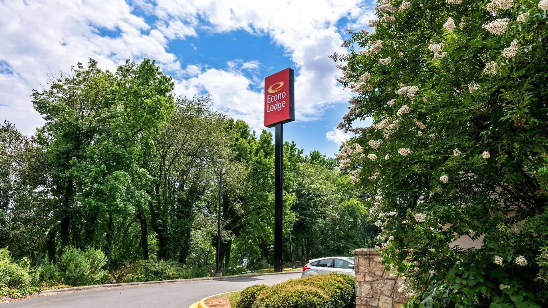 Econo Lodge Charlotte Airport contacts