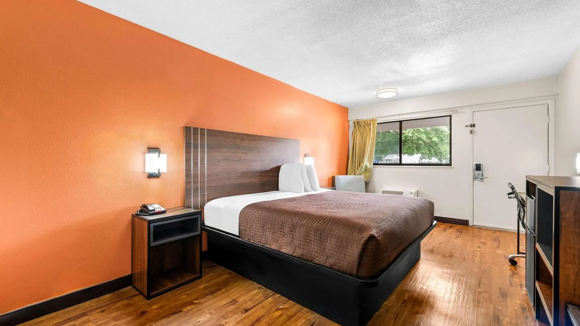 Econo Lodge Charlotte Airport 0*,