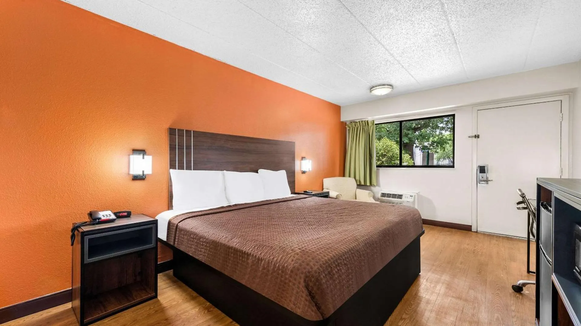 Econo Lodge Charlotte Airport
